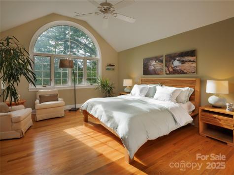 52 Robinhood Road Asheville NC 28804