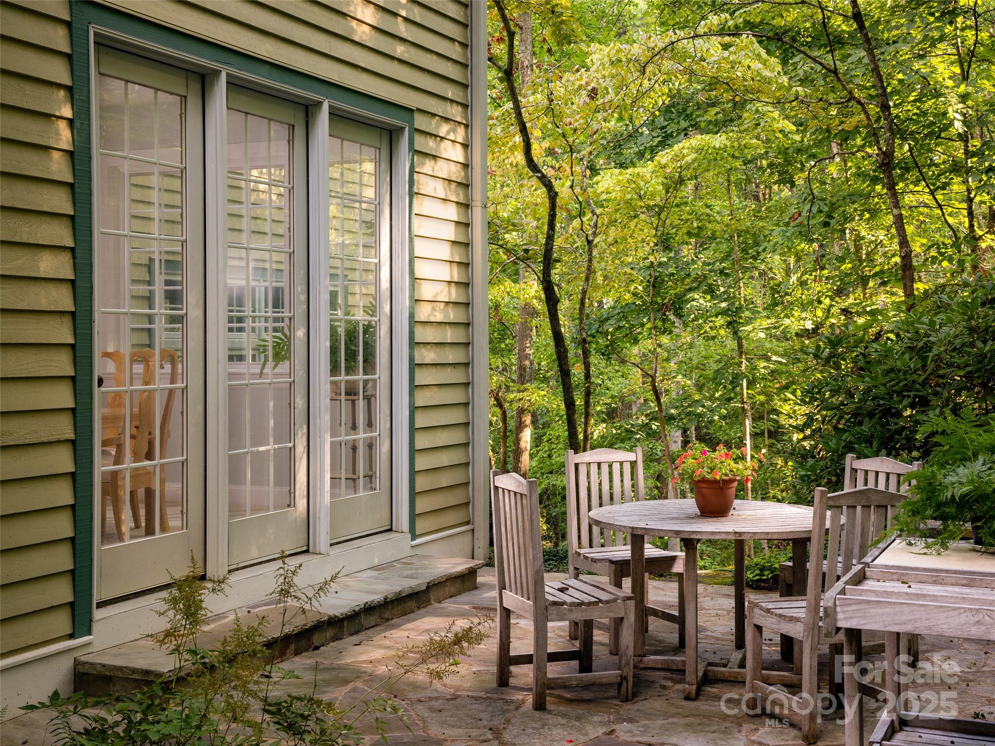 52 Robinhood Road Asheville NC 28804