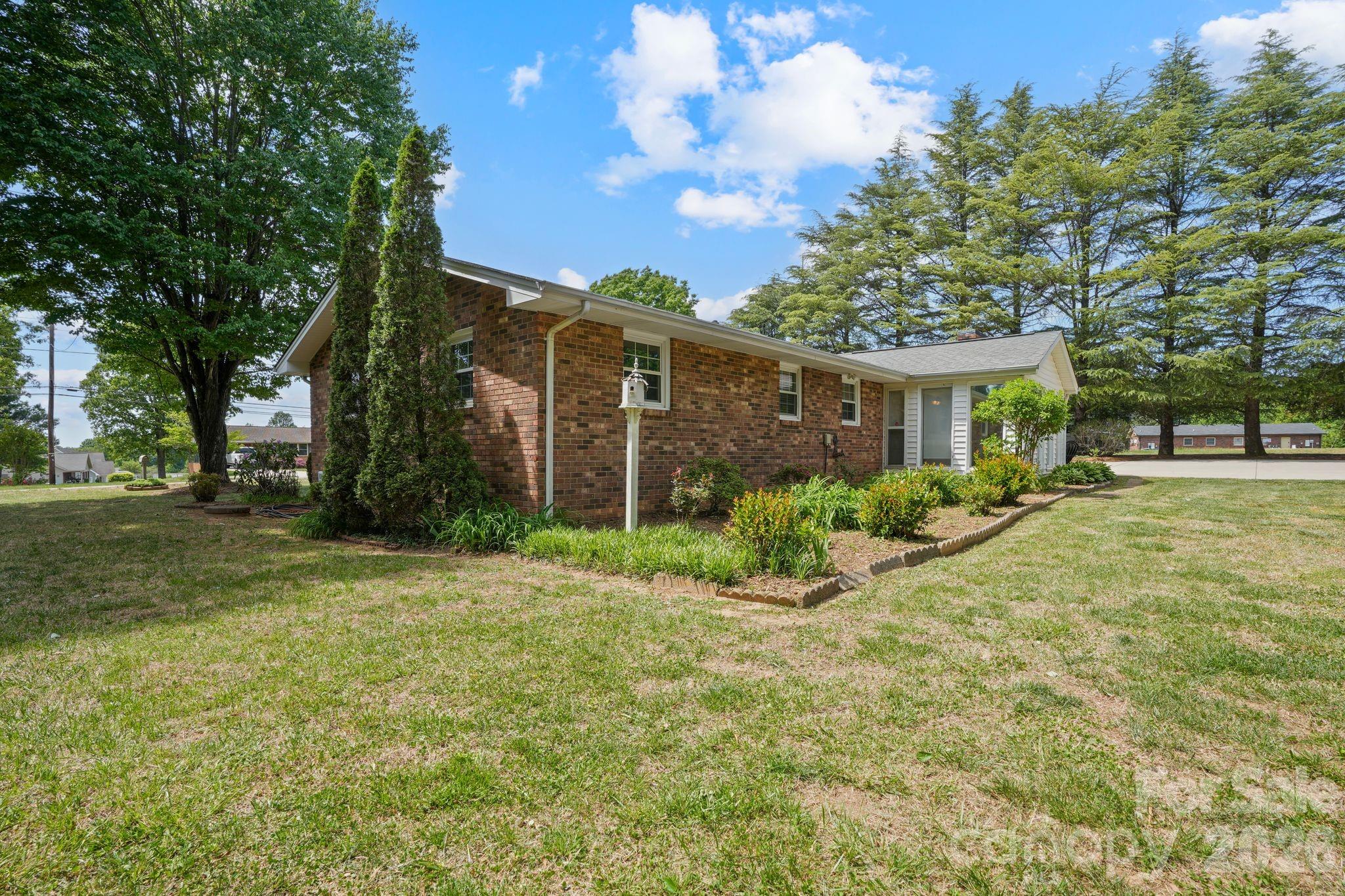 3328 Sulphur Springs Road NE Hickory NC 28601