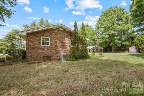 3328 Sulphur Springs Road NE Hickory NC 28601