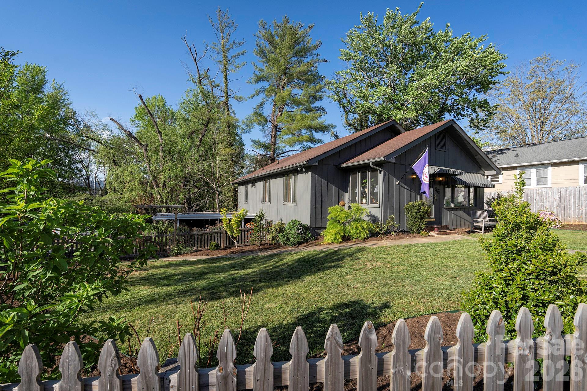34 Oakley Road Asheville NC 28803