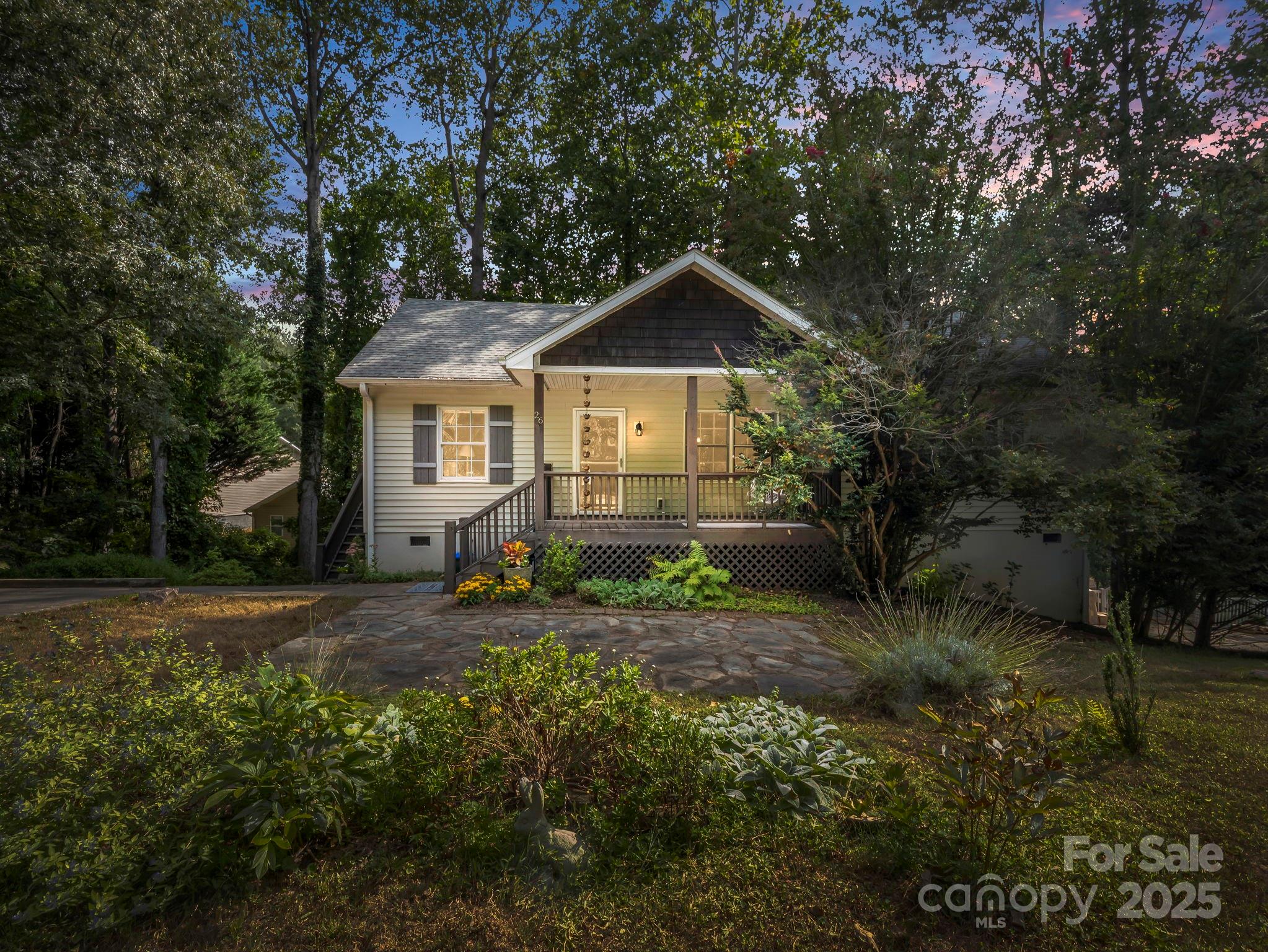 26 Grove Garden Avenue Candler NC 28715