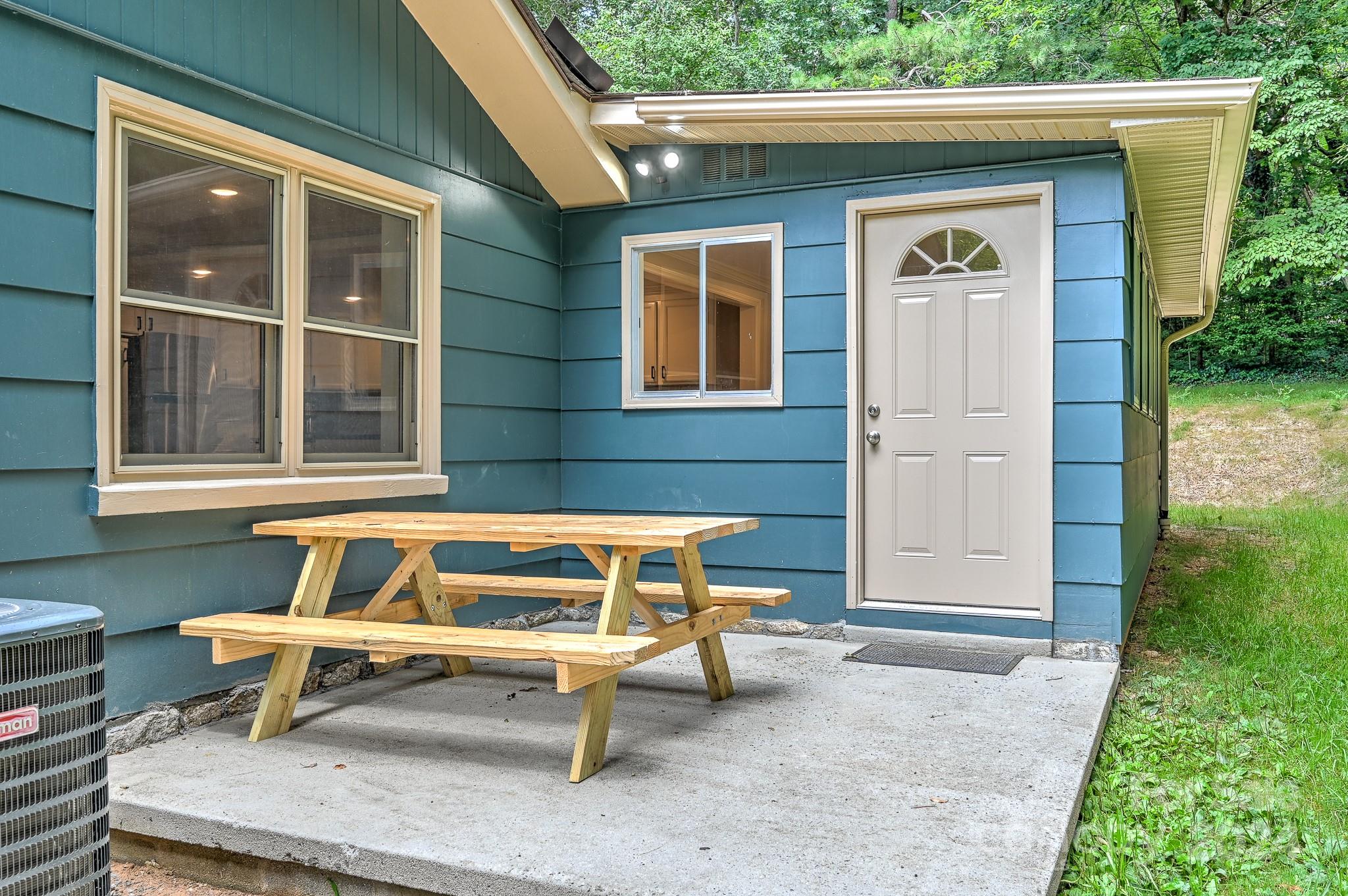 186 Davidson Road Swannanoa NC 28778