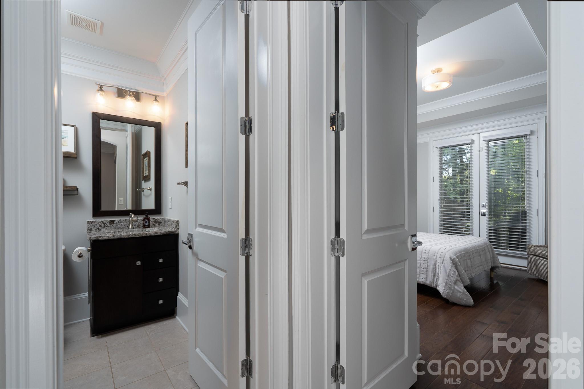 5041 Vernet Lane Charlotte NC 28210