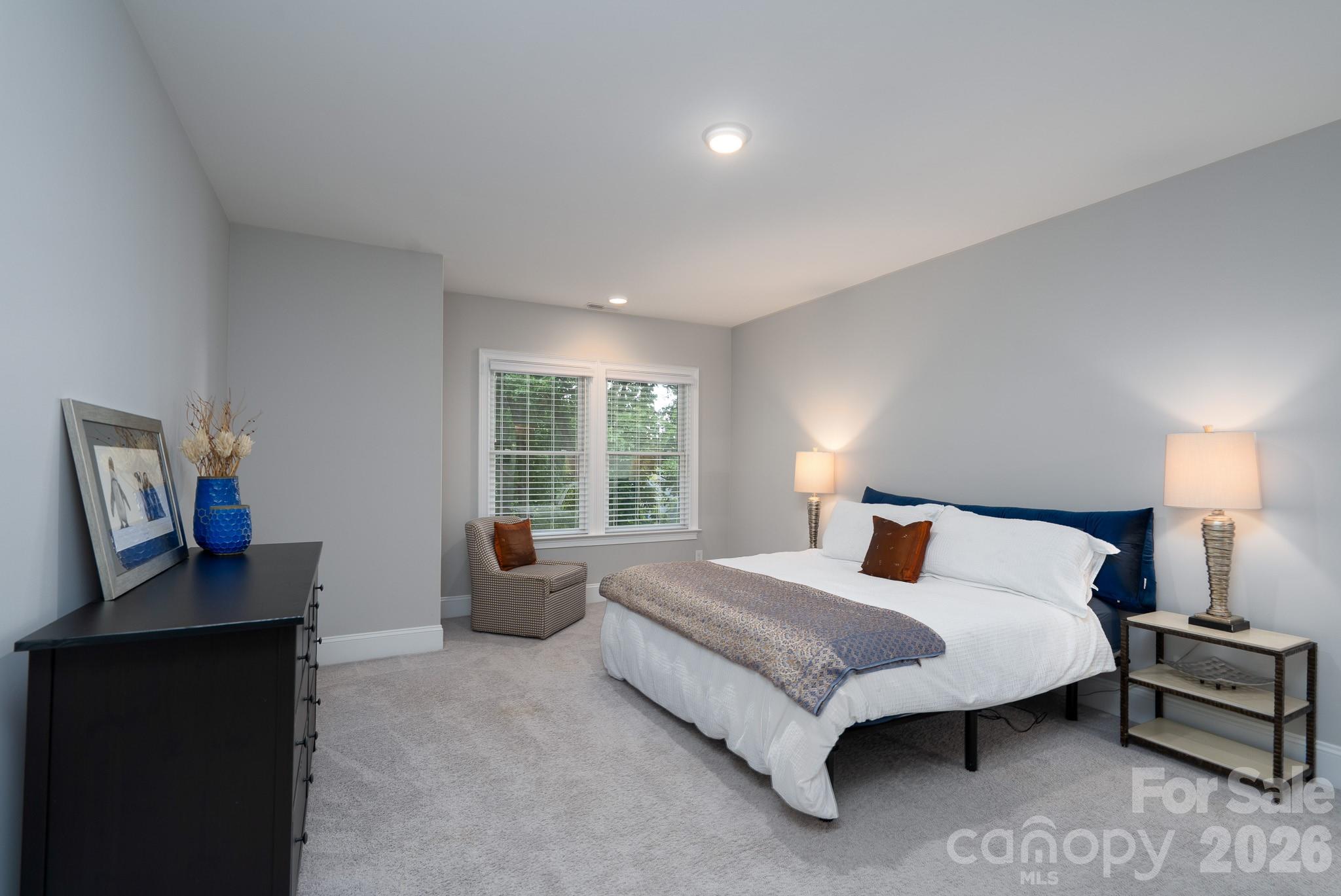 5041 Vernet Lane Charlotte NC 28210