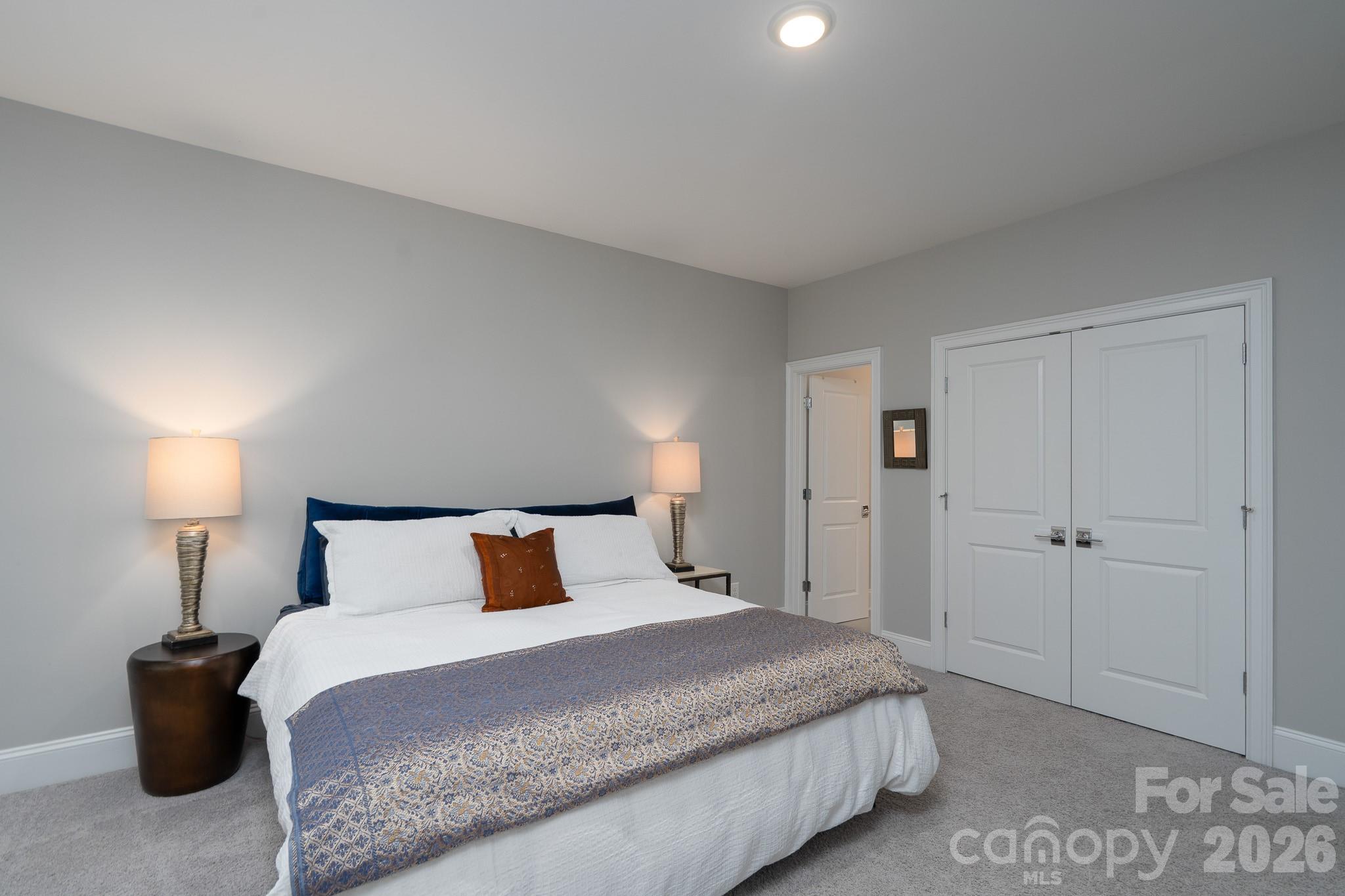 5041 Vernet Lane Charlotte NC 28210