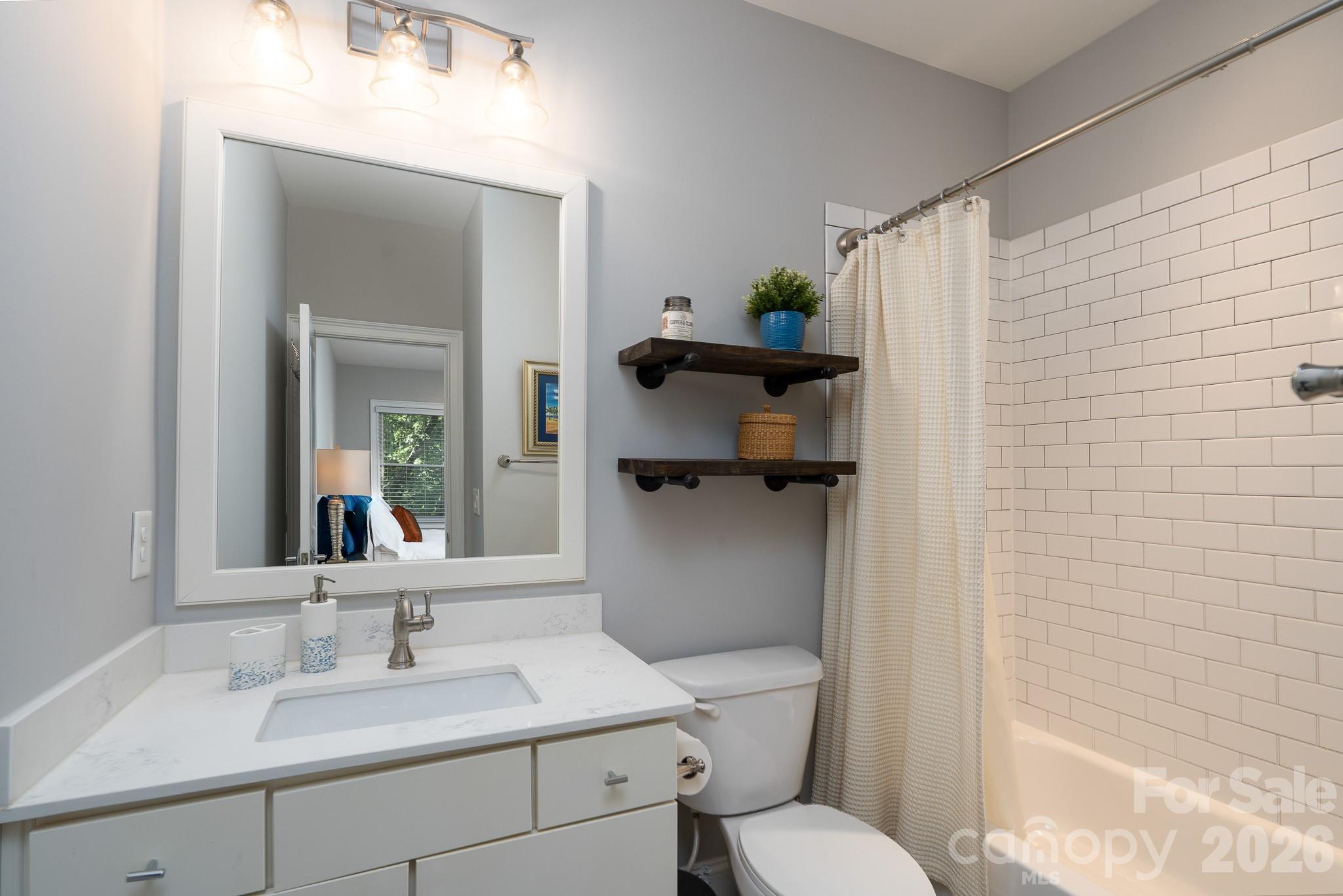 5041 Vernet Lane Charlotte NC 28210