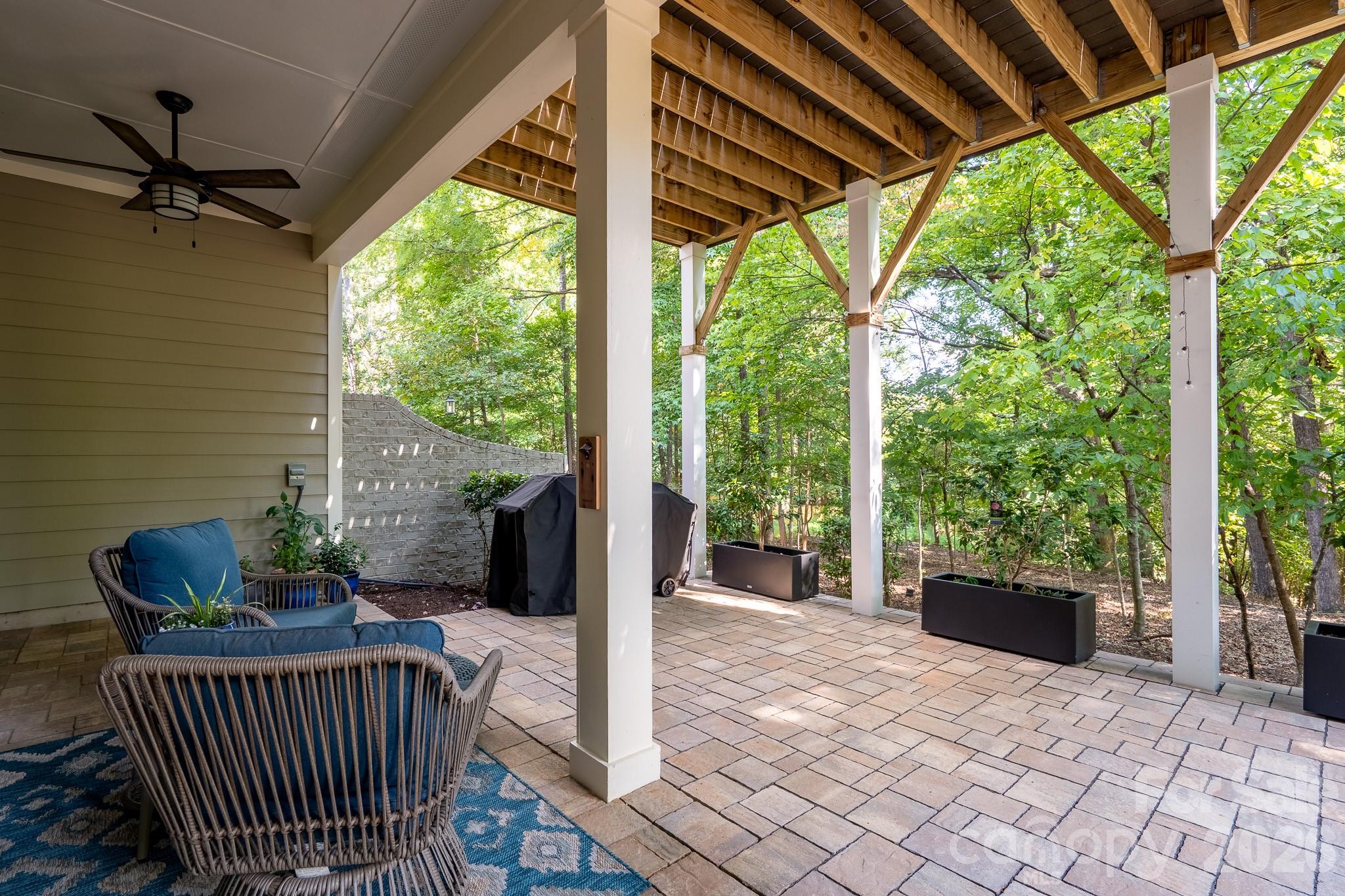 5041 Vernet Lane Charlotte NC 28210