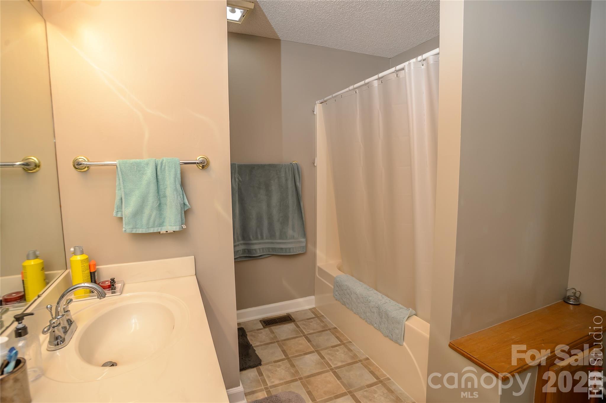 5146 Olde School Drive Hickory NC 28602