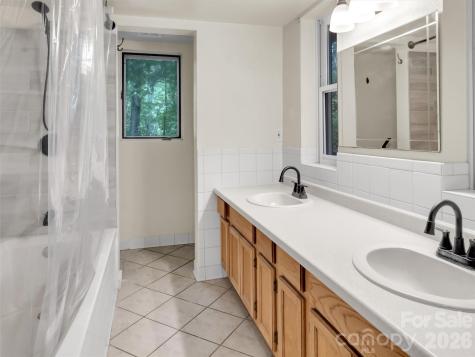 429 Biodome Drive Waynesville NC 28785