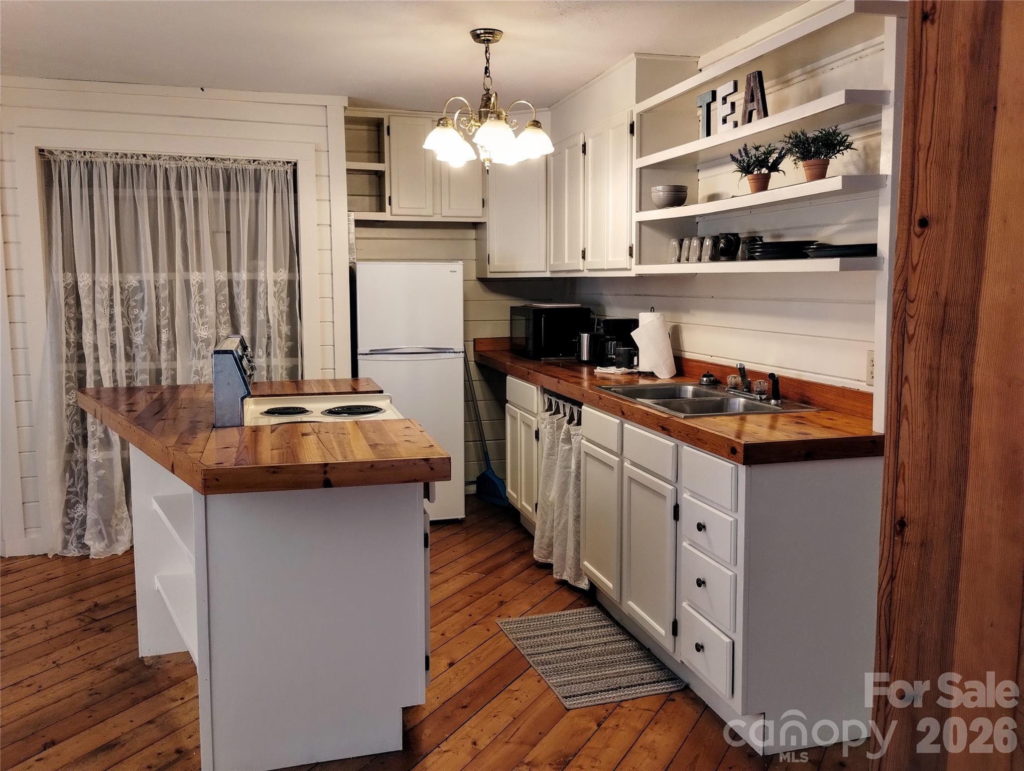 429 Biodome Drive Waynesville NC 28785
