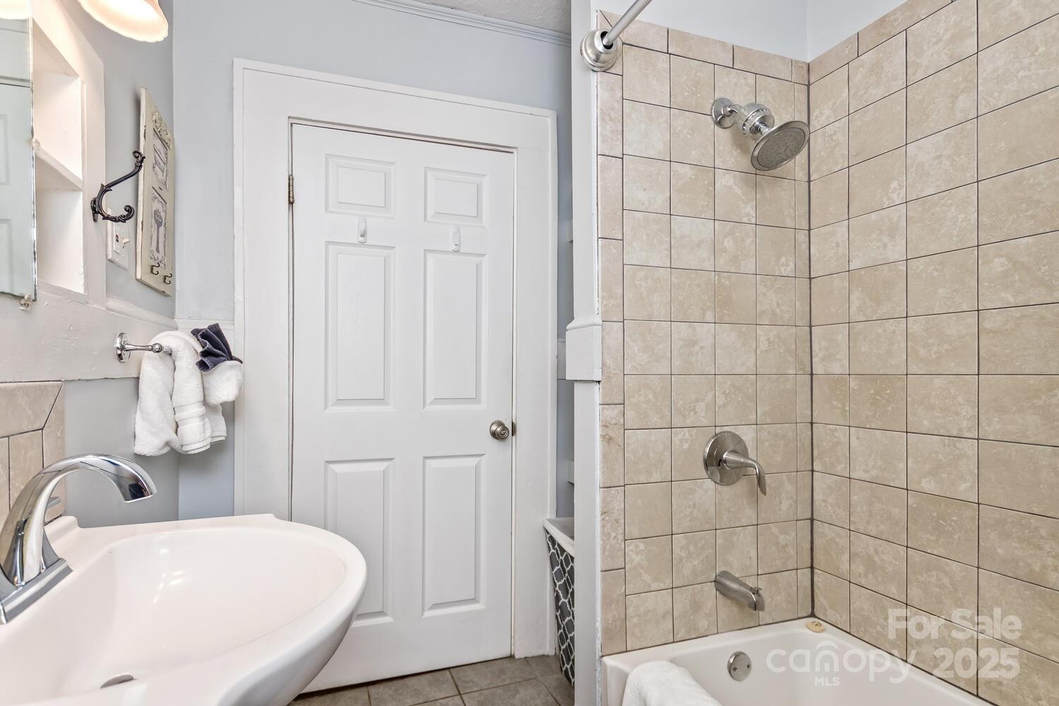 13 Norton Drive Asheville NC 28804