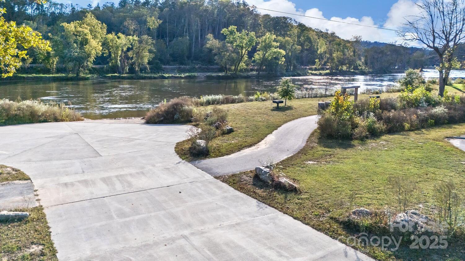 13 Norton Drive Asheville NC 28804