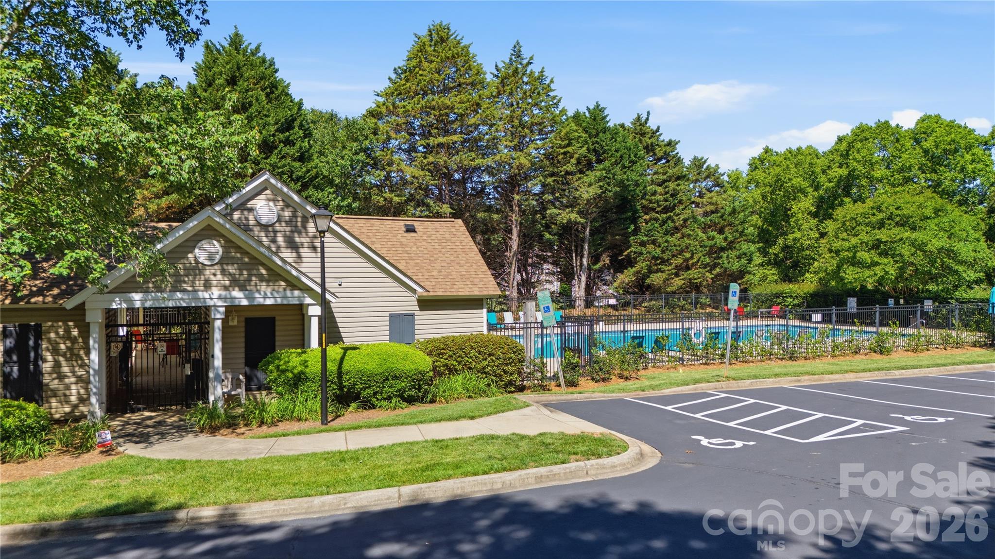 7011 Long Run Lane Charlotte NC 28216