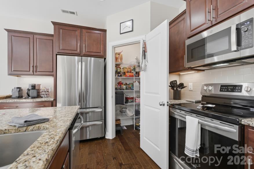 8737 Aspinwall Drive Charlotte NC 28216