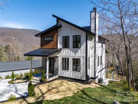 26 Pineview Road Fairview NC 28730
