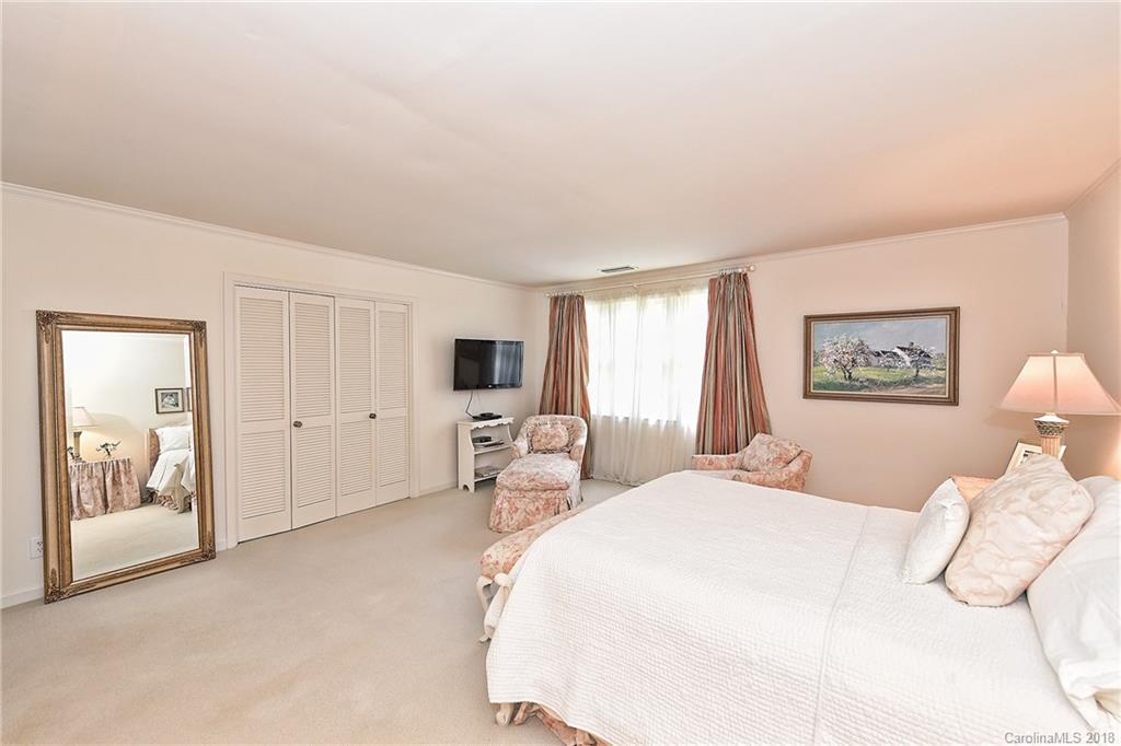 142 Perrin Place Charlotte NC 28207