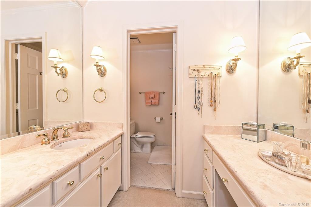 142 Perrin Place Charlotte NC 28207
