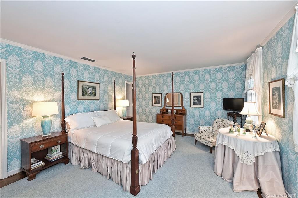 142 Perrin Place Charlotte NC 28207