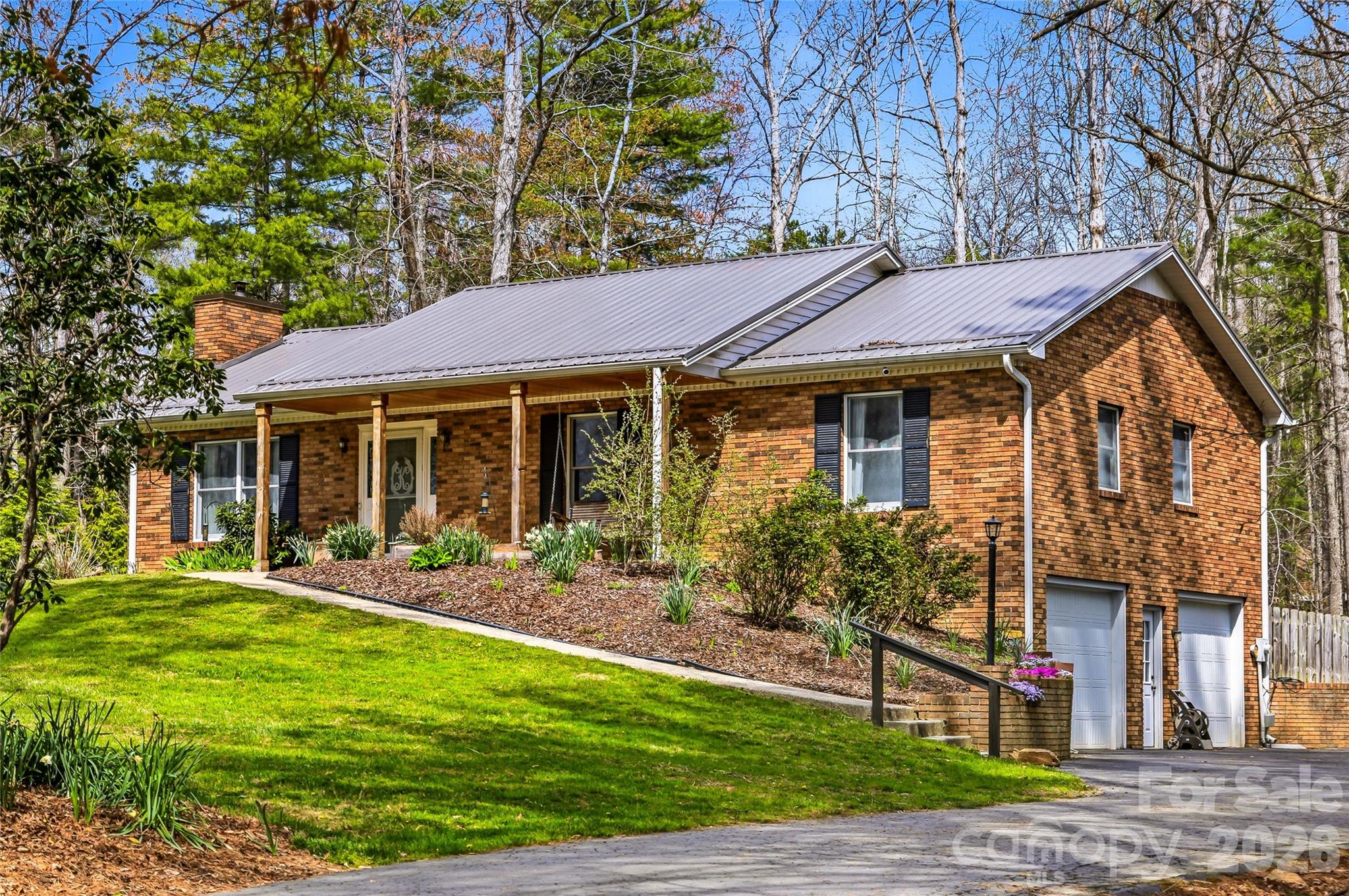 32 W Ashley Place Etowah NC 28729