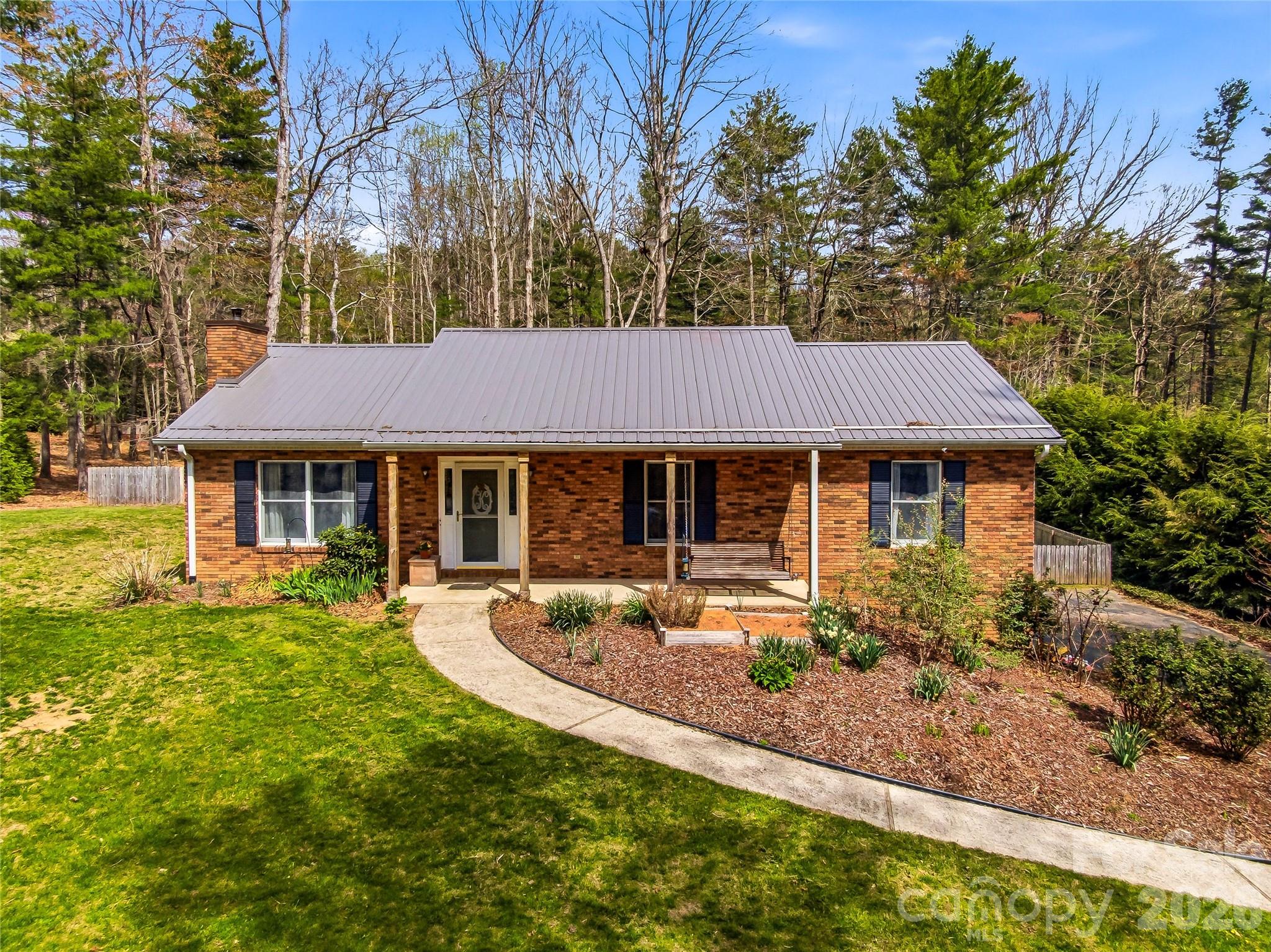 32 W Ashley Place Etowah NC 28729