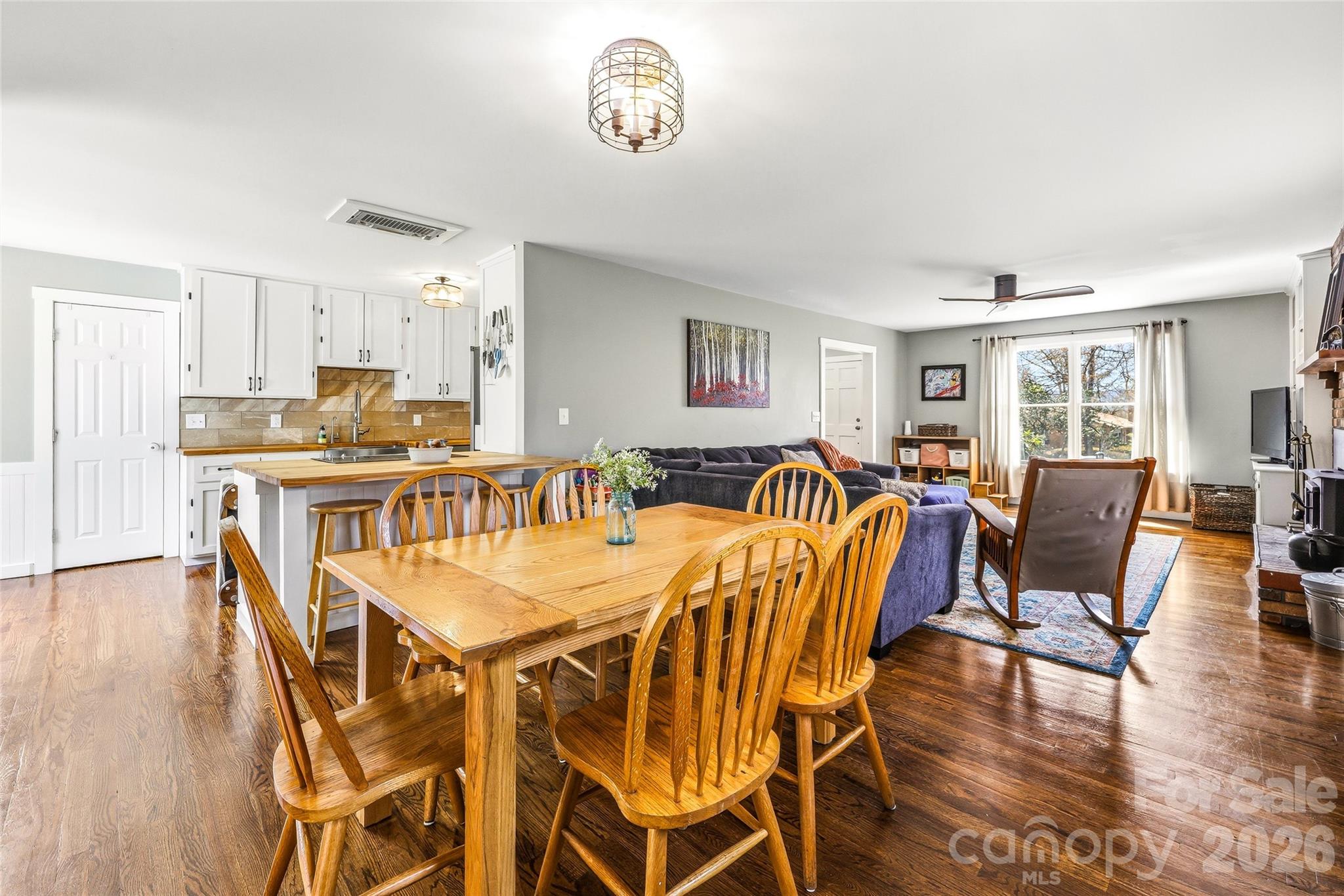 32 W Ashley Place Etowah NC 28729