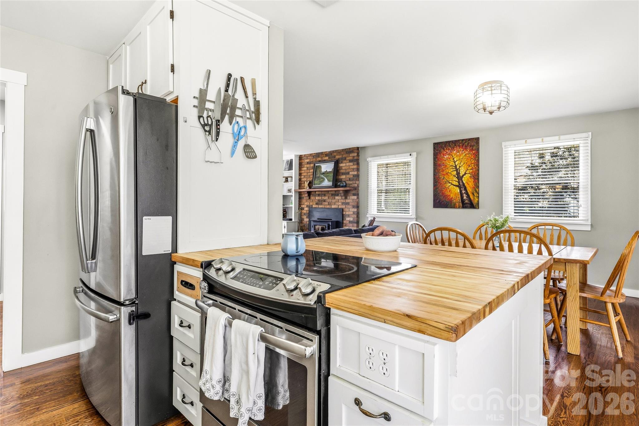 32 W Ashley Place Etowah NC 28729