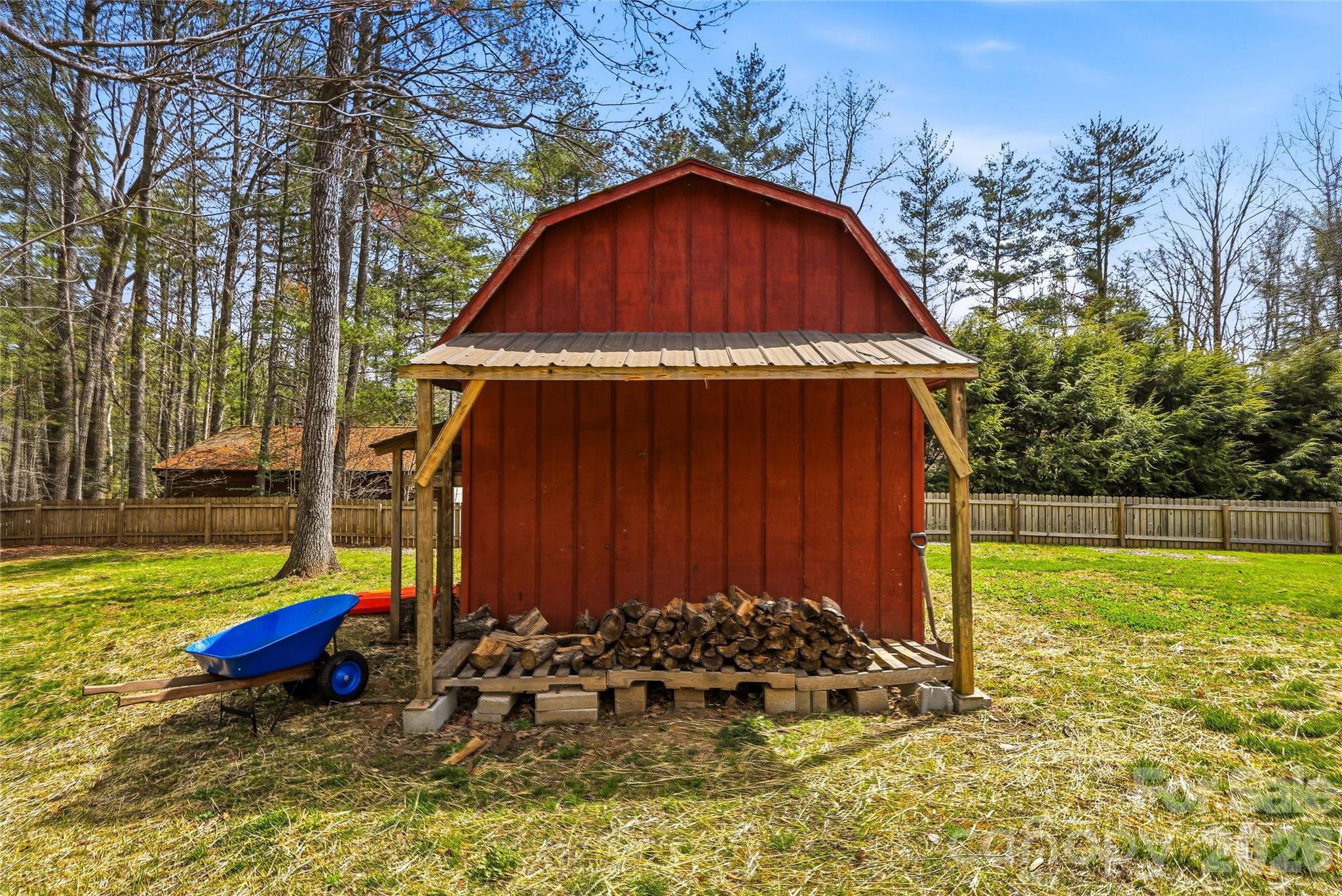 32 W Ashley Place Etowah NC 28729