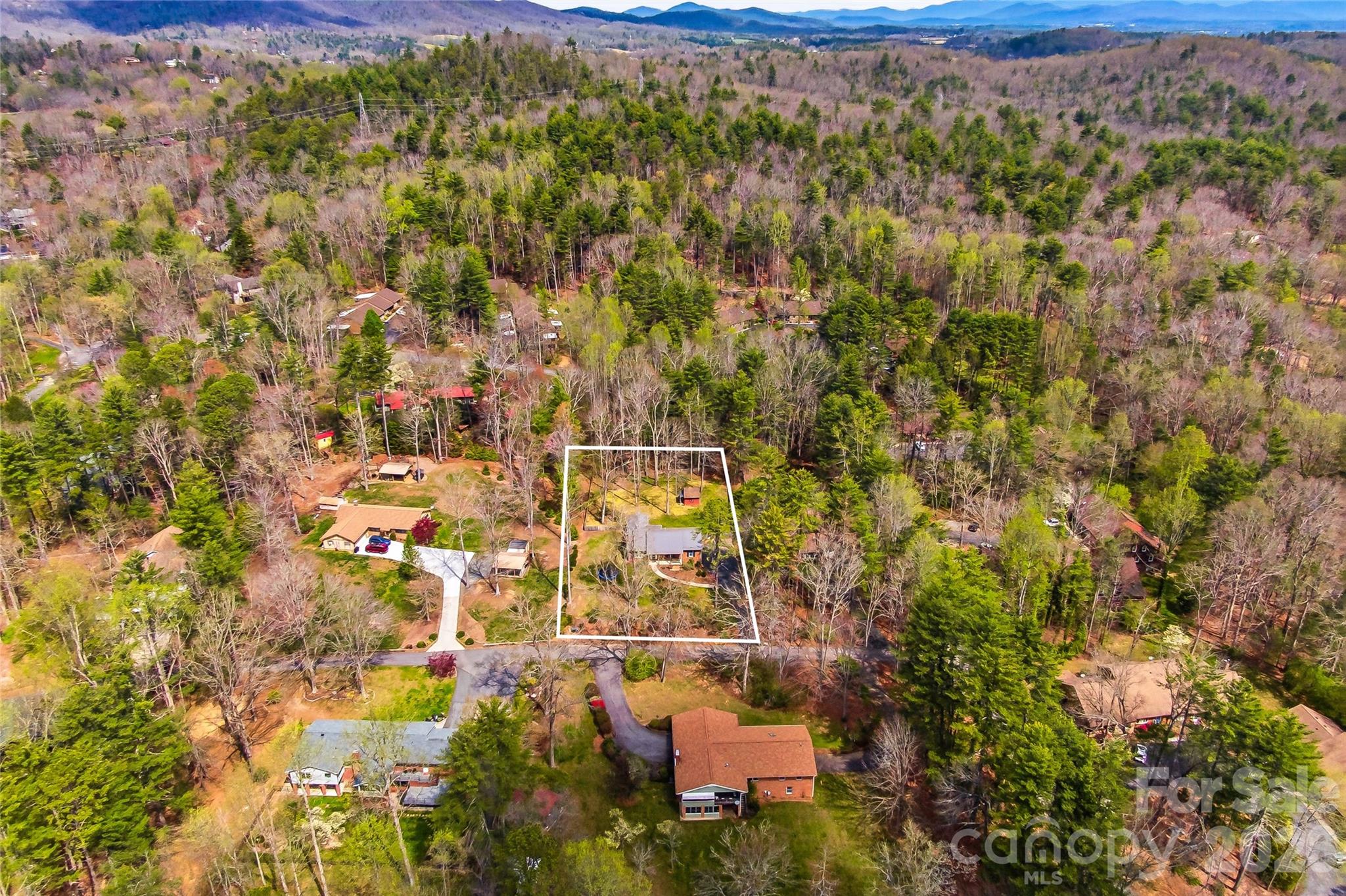 32 W Ashley Place Etowah NC 28729
