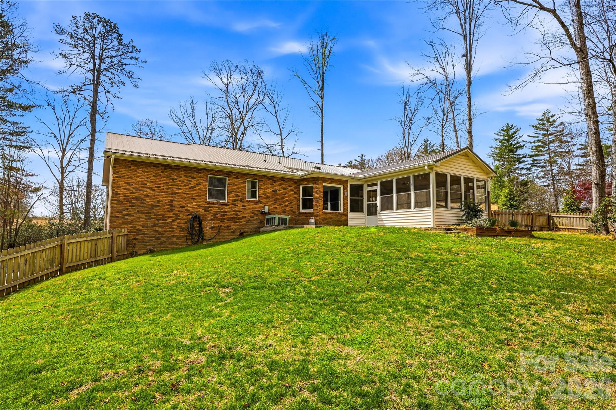 32 W Ashley Place Etowah NC 28729