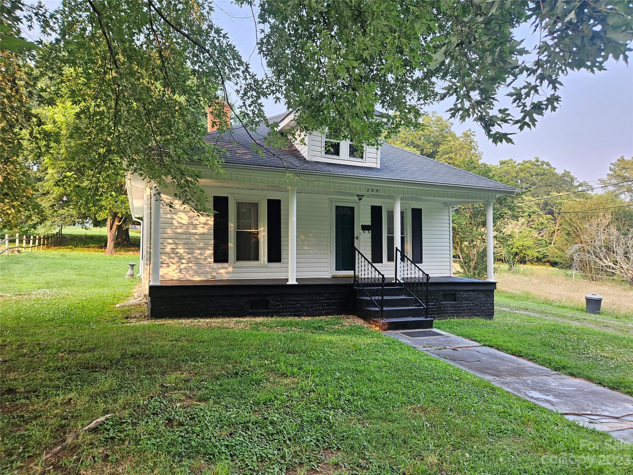 209 Hogan Street Morganton NC 28655