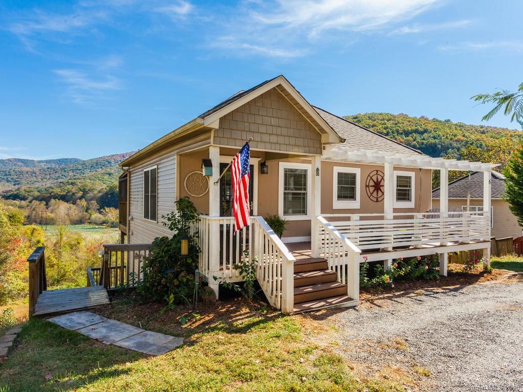 6 Gabrielle Lane Asheville NC 28805