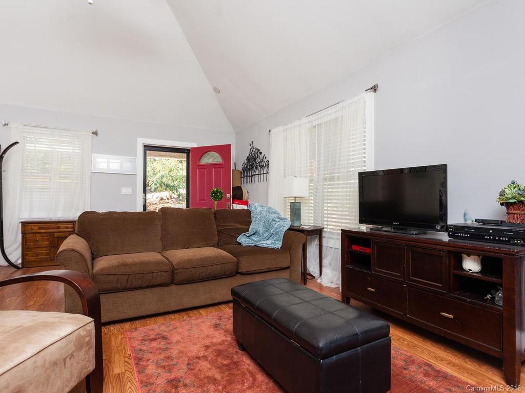 6 Gabrielle Lane Asheville NC 28805
