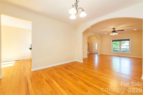 75 Noble Road Fairview NC 28730