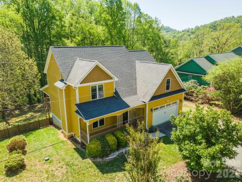 75 Noble Road Fairview NC 28730