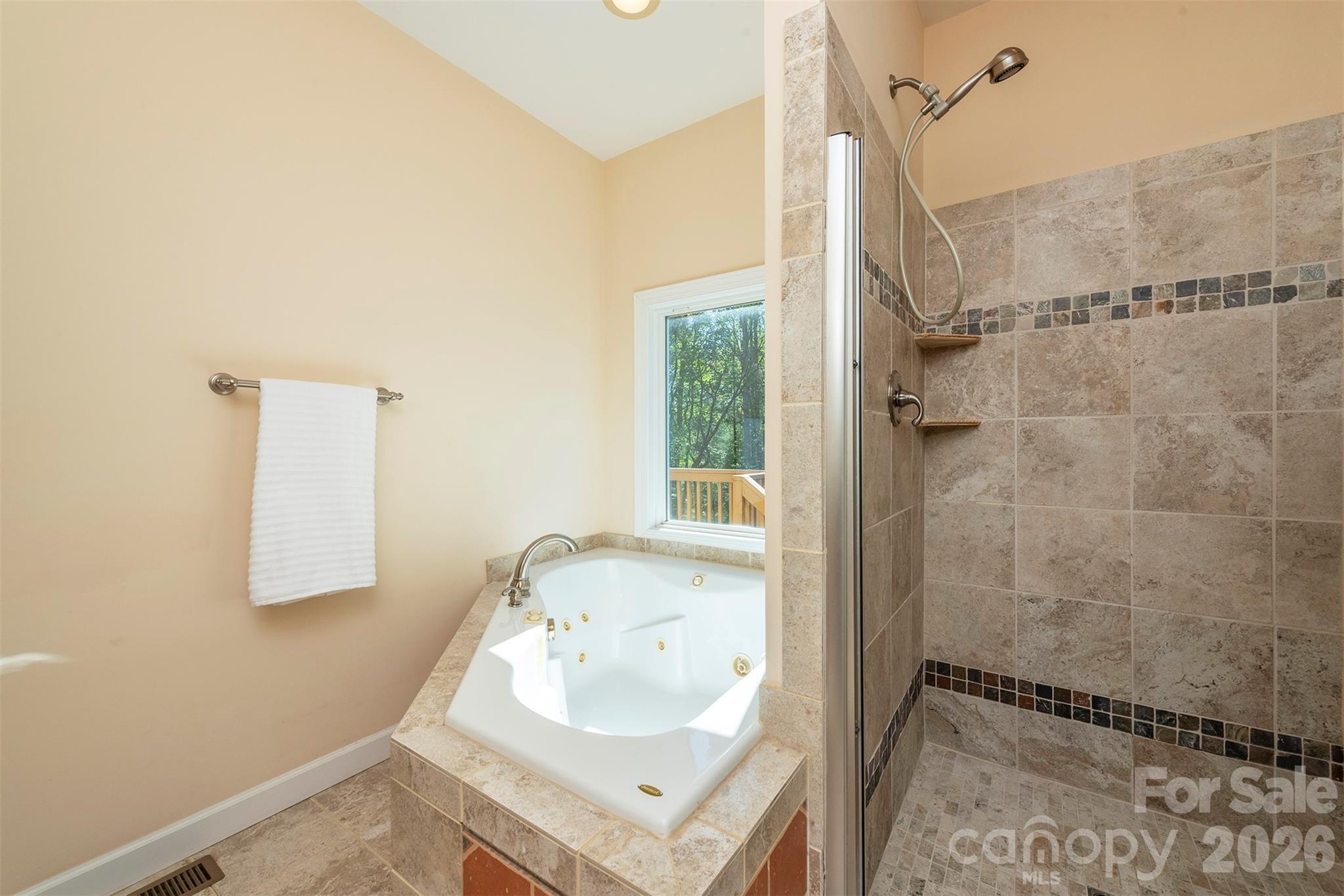 75 Noble Road Fairview NC 28730