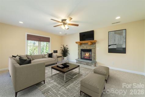75 Noble Road Fairview NC 28730