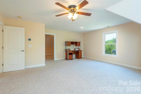75 Noble Road Fairview NC 28730
