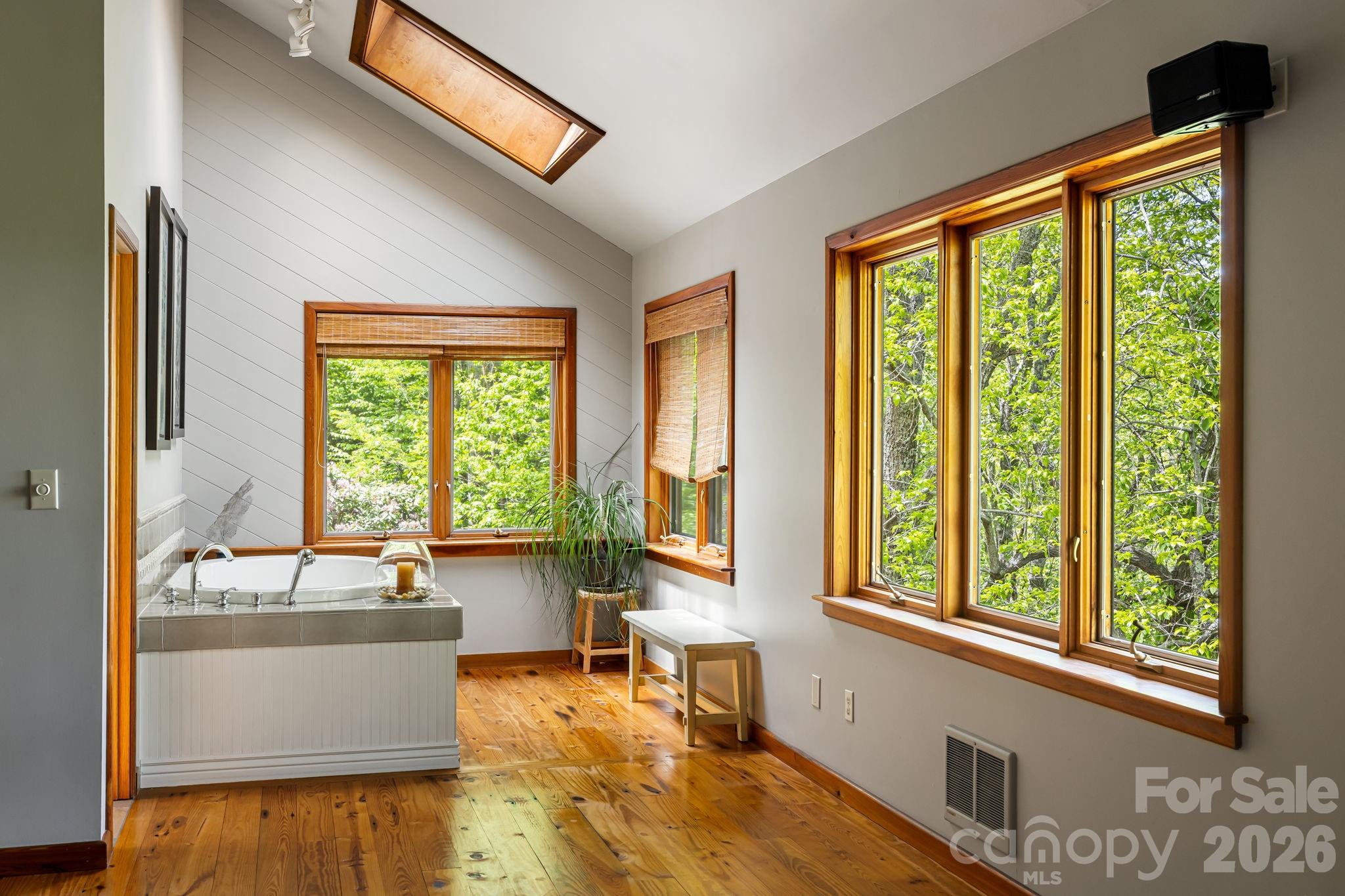 24 Smokey Road Asheville NC 28803