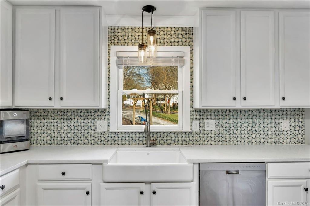 1528 Lumarka Drive Charlotte NC 28212