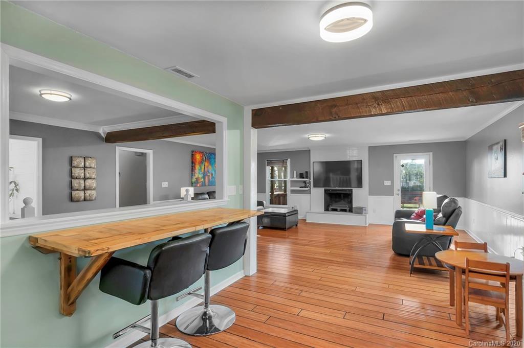 1528 Lumarka Drive Charlotte NC 28212