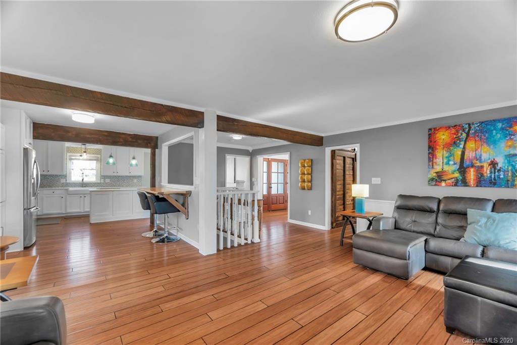 1528 Lumarka Drive Charlotte NC 28212