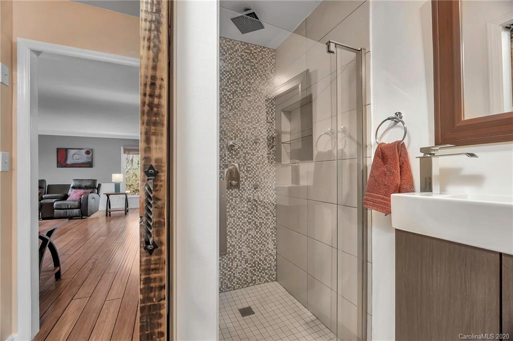 1528 Lumarka Drive Charlotte NC 28212