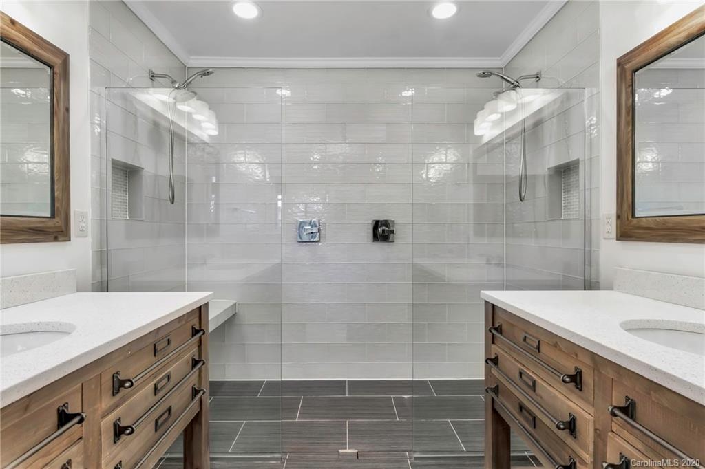 1528 Lumarka Drive Charlotte NC 28212