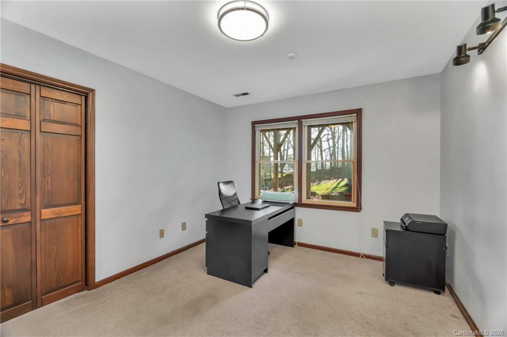 1528 Lumarka Drive Charlotte NC 28212