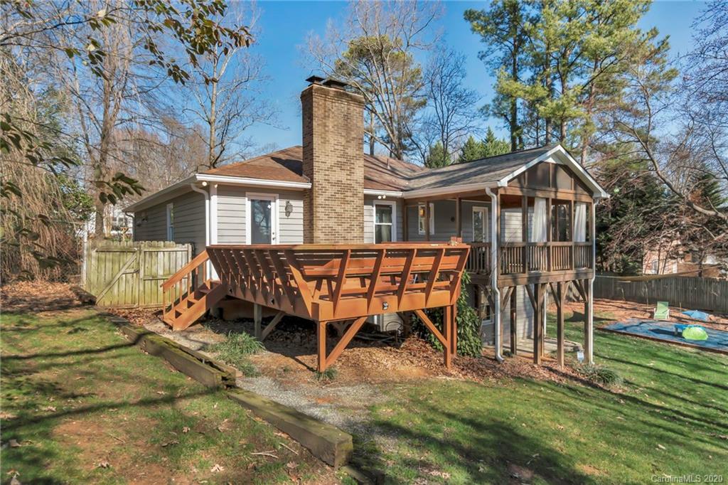 1528 Lumarka Drive Charlotte NC 28212