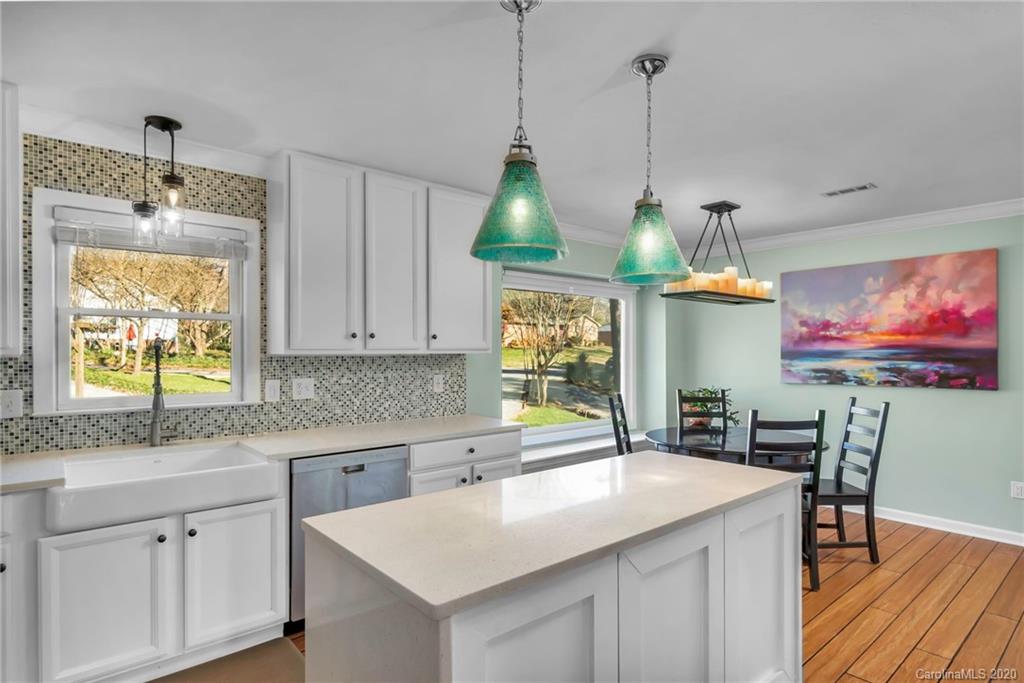 1528 Lumarka Drive Charlotte NC 28212