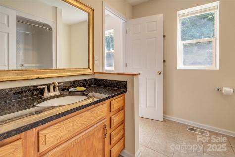 9 Koenig Way Asheville NC 28804