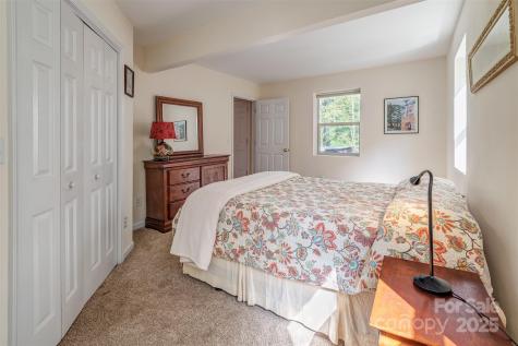 9 Koenig Way Asheville NC 28804