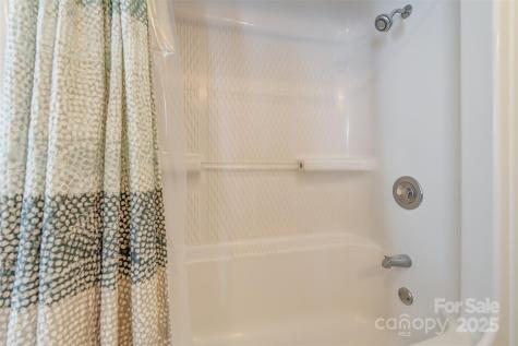 9 Koenig Way Asheville NC 28804